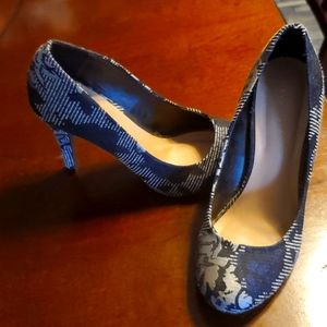 7.5 kelly & katie blue and platinum